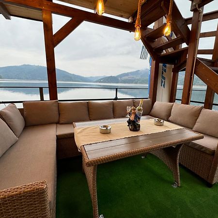 Holiday Bicaz Bungalows On The Lake المظهر الخارجي الصورة