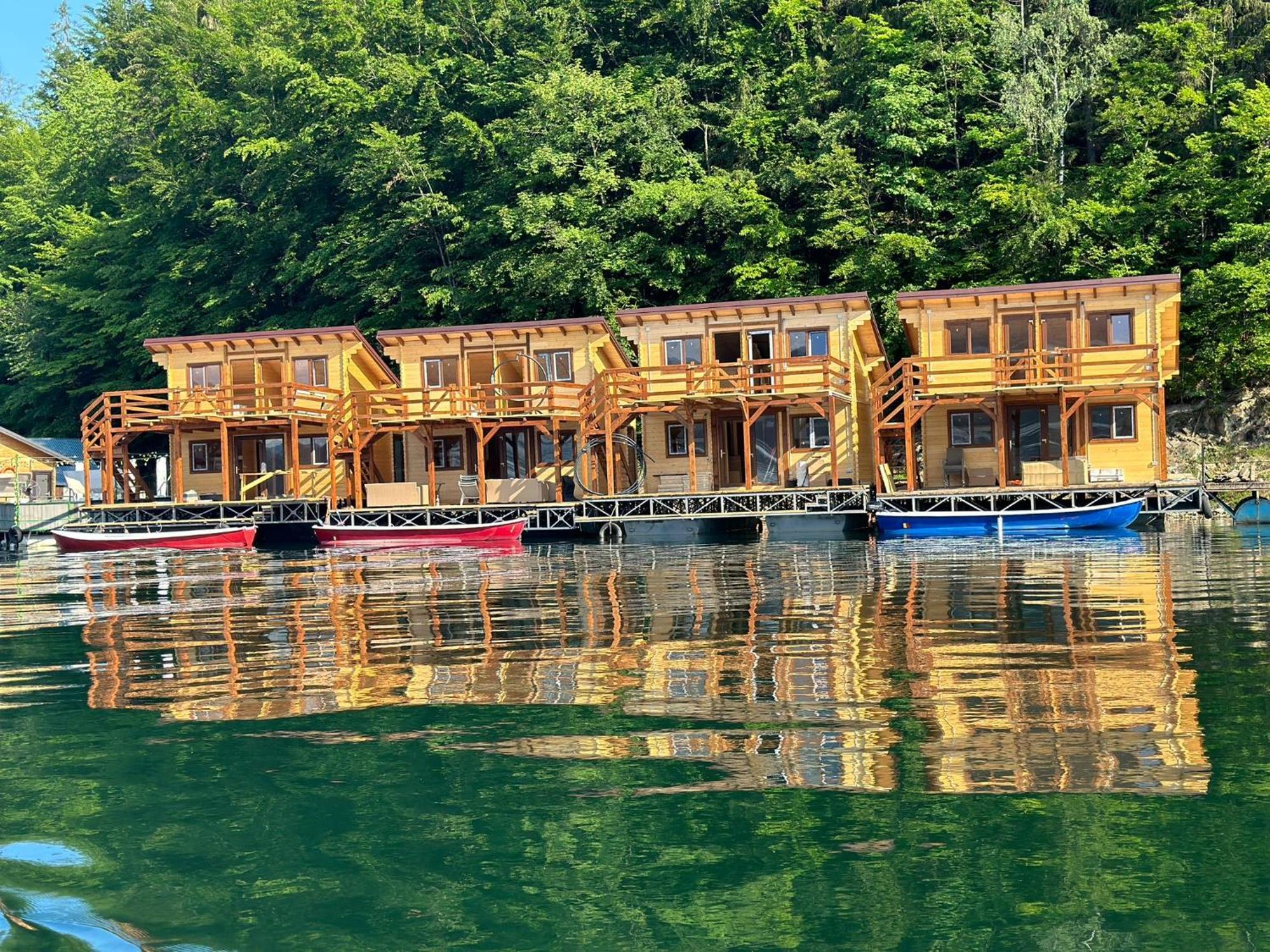 Holiday Bicaz Bungalows On The Lake المظهر الخارجي الصورة