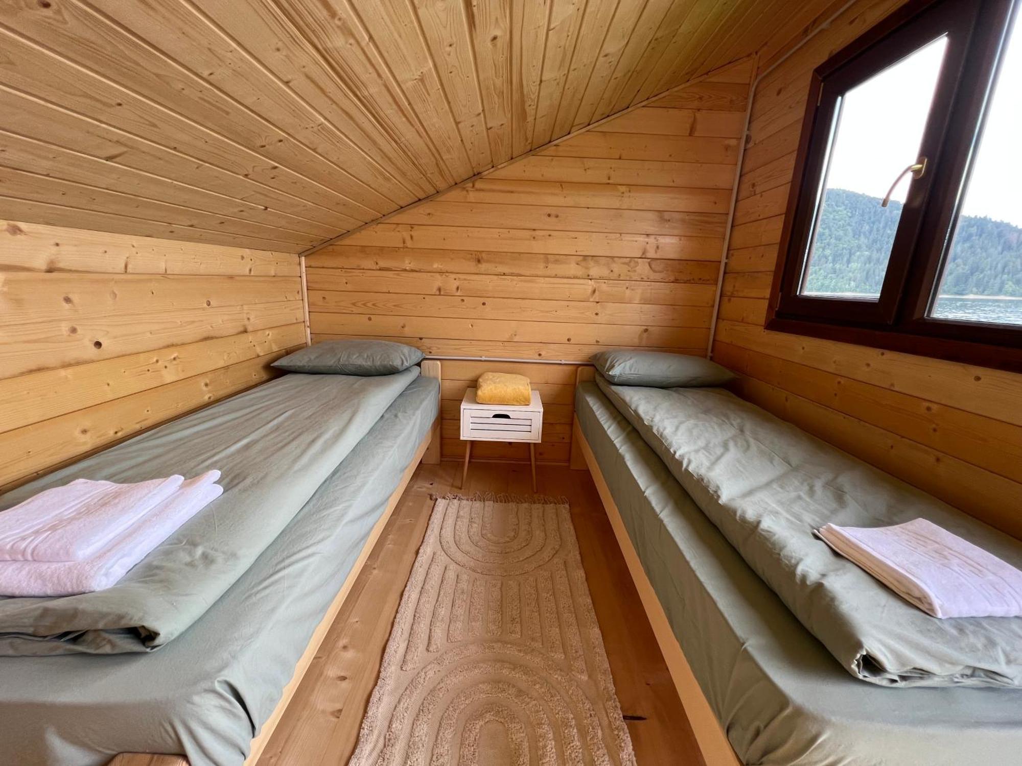 Holiday Bicaz Bungalows On The Lake المظهر الخارجي الصورة