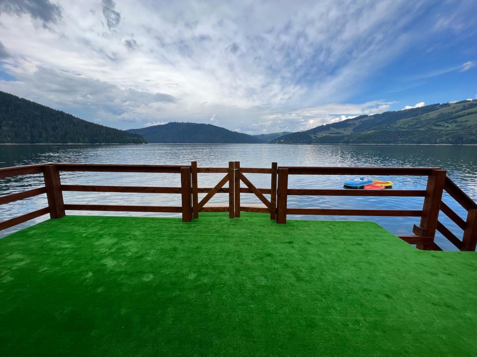 Holiday Bicaz Bungalows On The Lake المظهر الخارجي الصورة