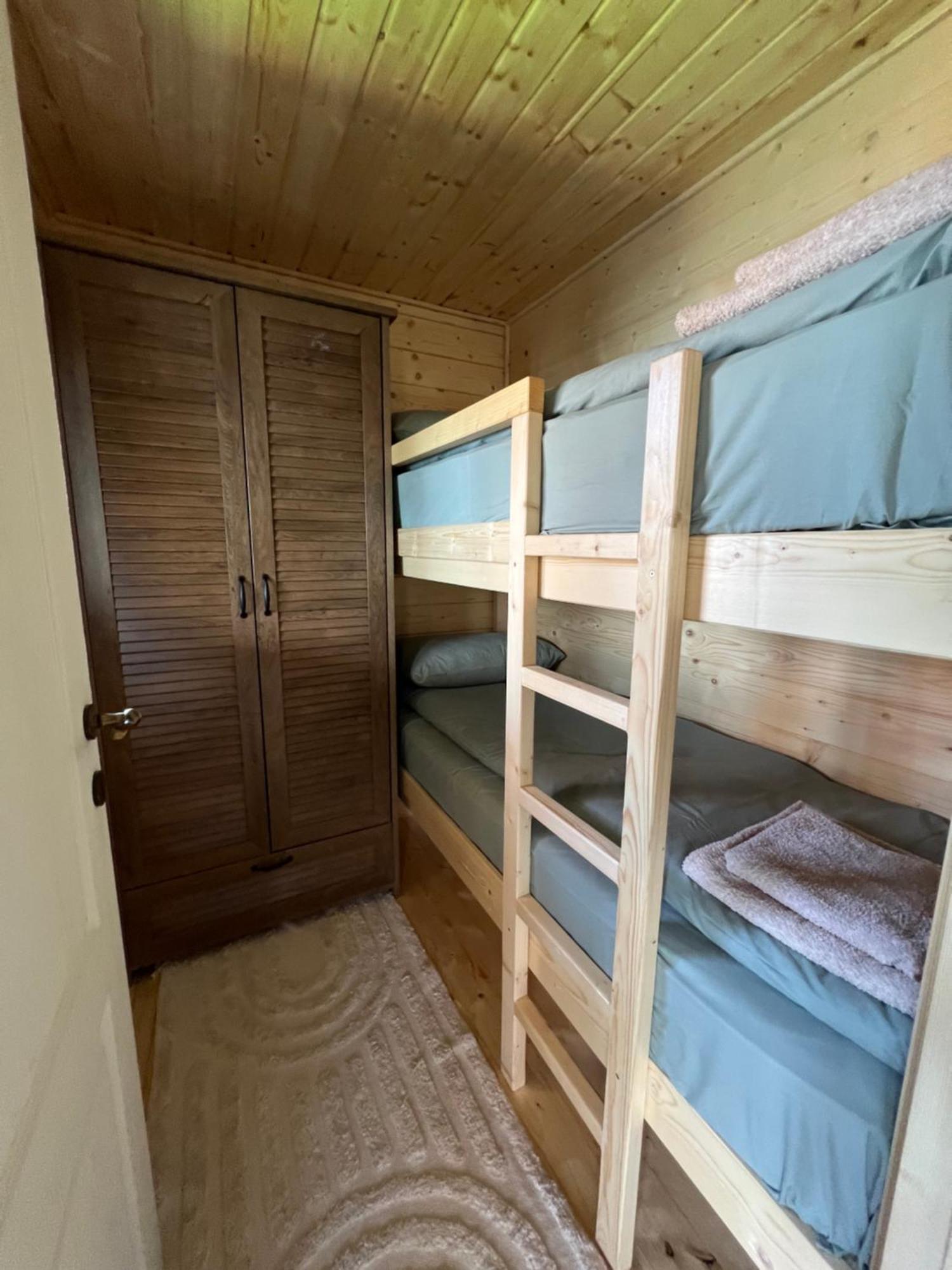Holiday Bicaz Bungalows On The Lake المظهر الخارجي الصورة