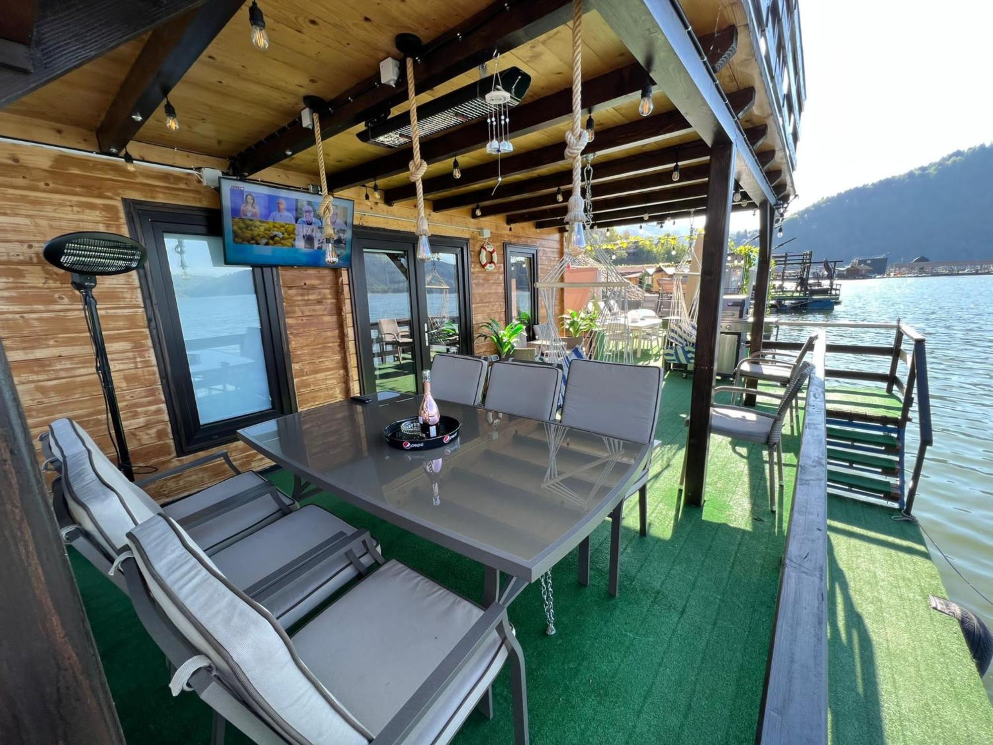 Holiday Bicaz Bungalows On The Lake المظهر الخارجي الصورة
