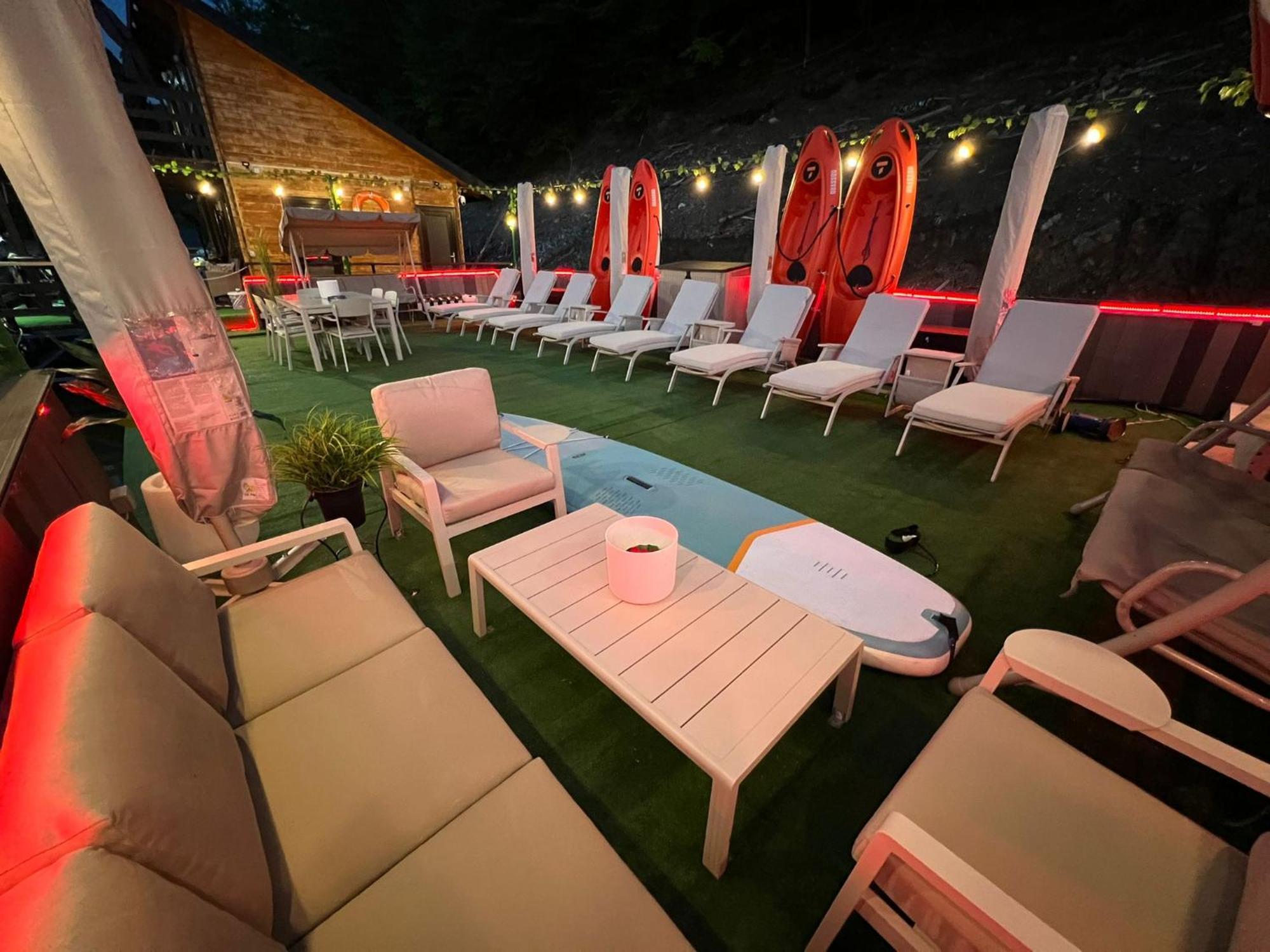 Holiday Bicaz Bungalows On The Lake المظهر الخارجي الصورة