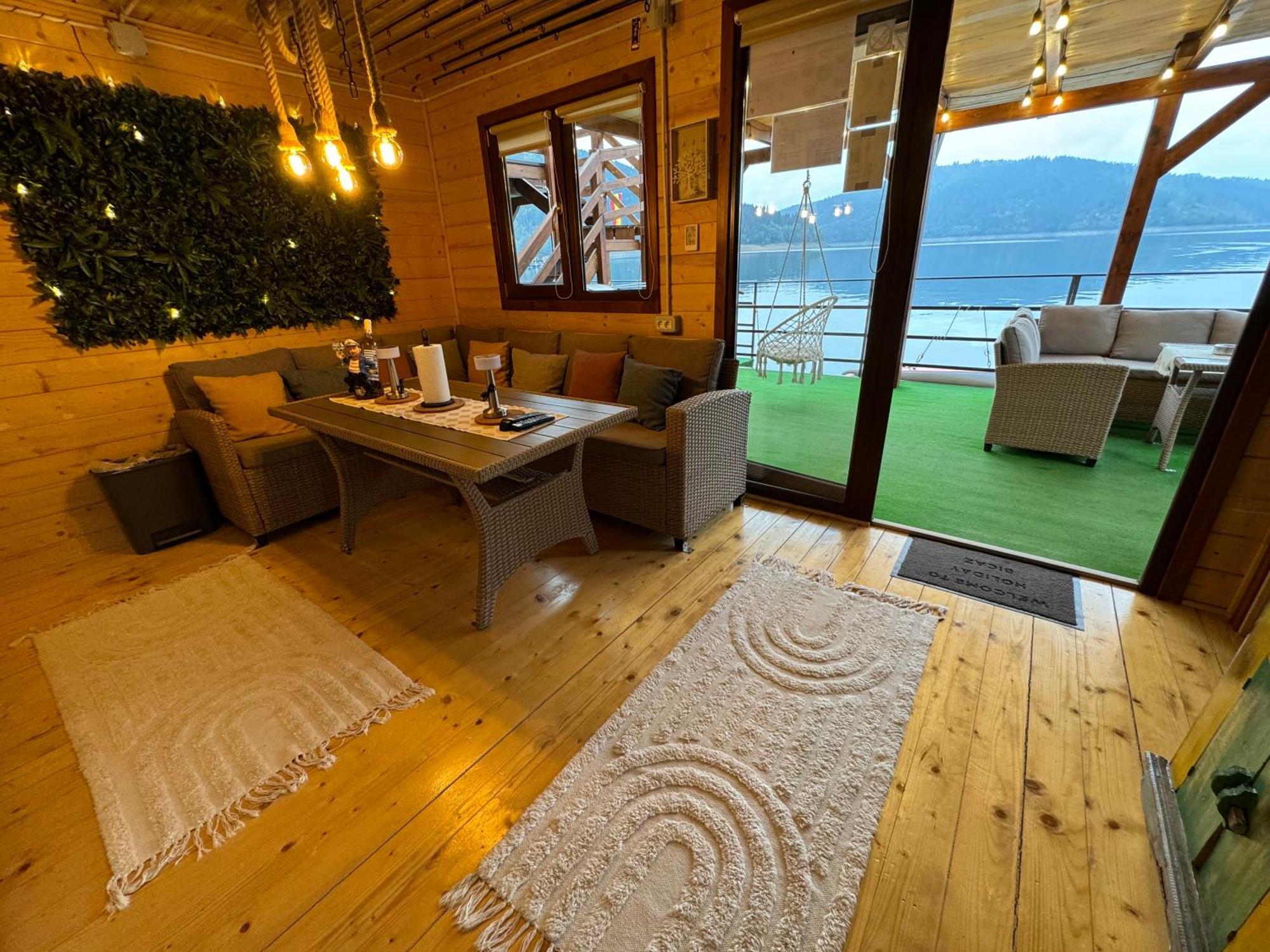 Holiday Bicaz Bungalows On The Lake المظهر الخارجي الصورة