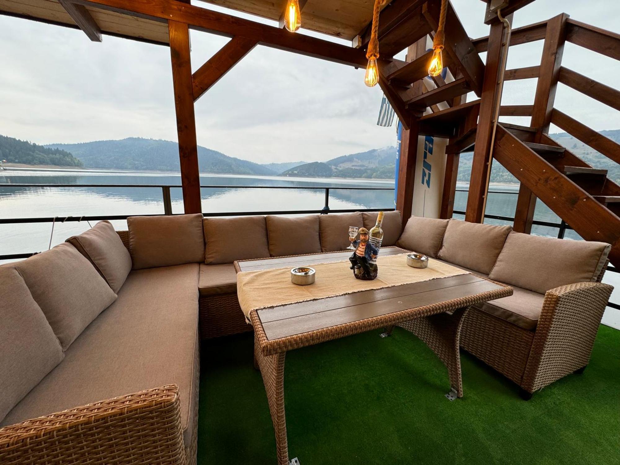 Holiday Bicaz Bungalows On The Lake المظهر الخارجي الصورة